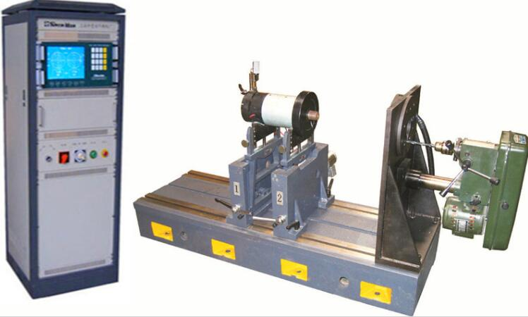 High speed dynamic balancing machine suitable for flexible rotors